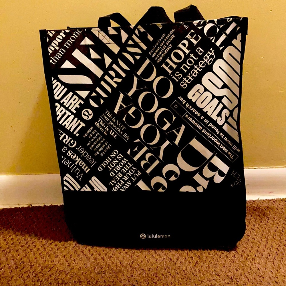 Lululemon bag